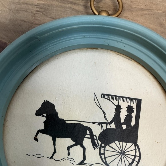 Set 2 Vintage Round Frame Silhouette Victorian Horse and Buggy Carriage Couple - Picture 5 of 6